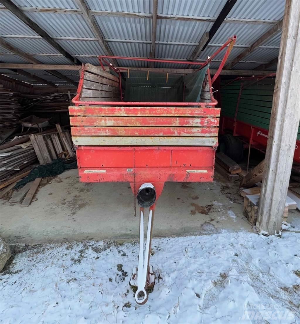 Kverneland UN7000 Hasat vagonları