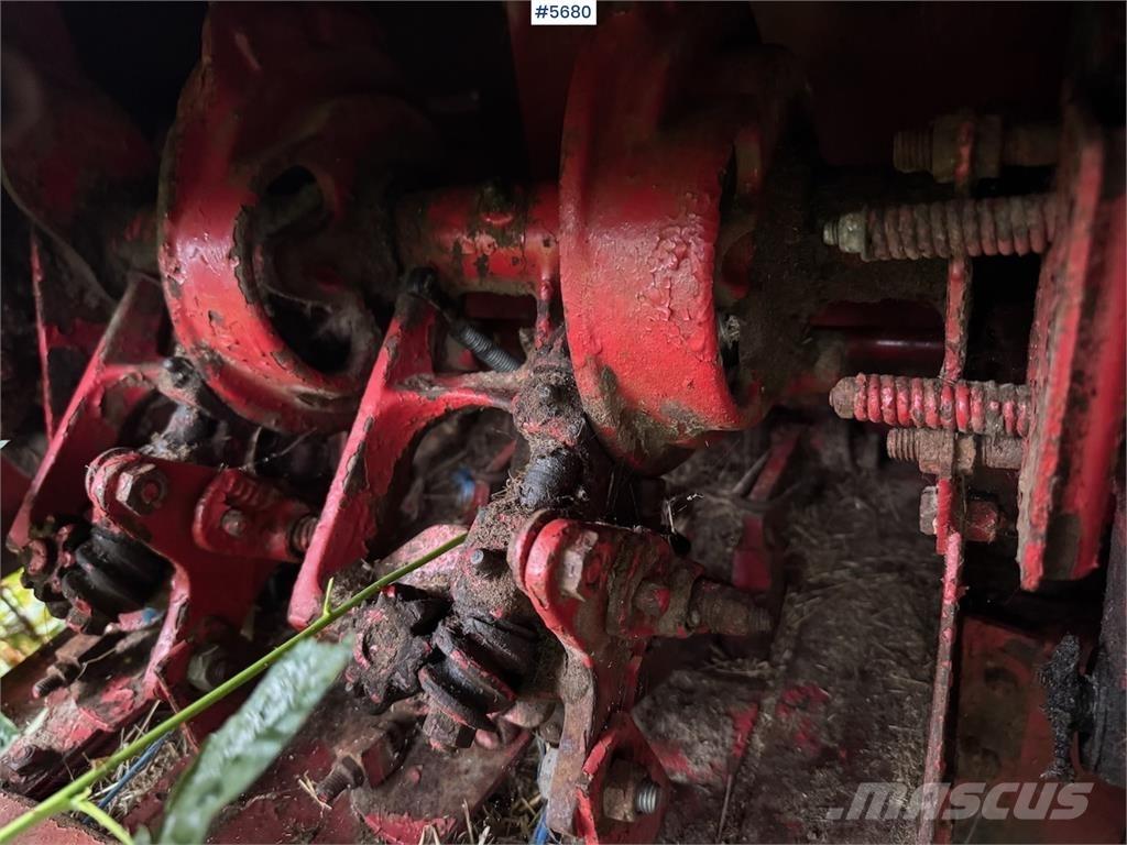 New Holland 268 Diger hasat ve söküm makinaları