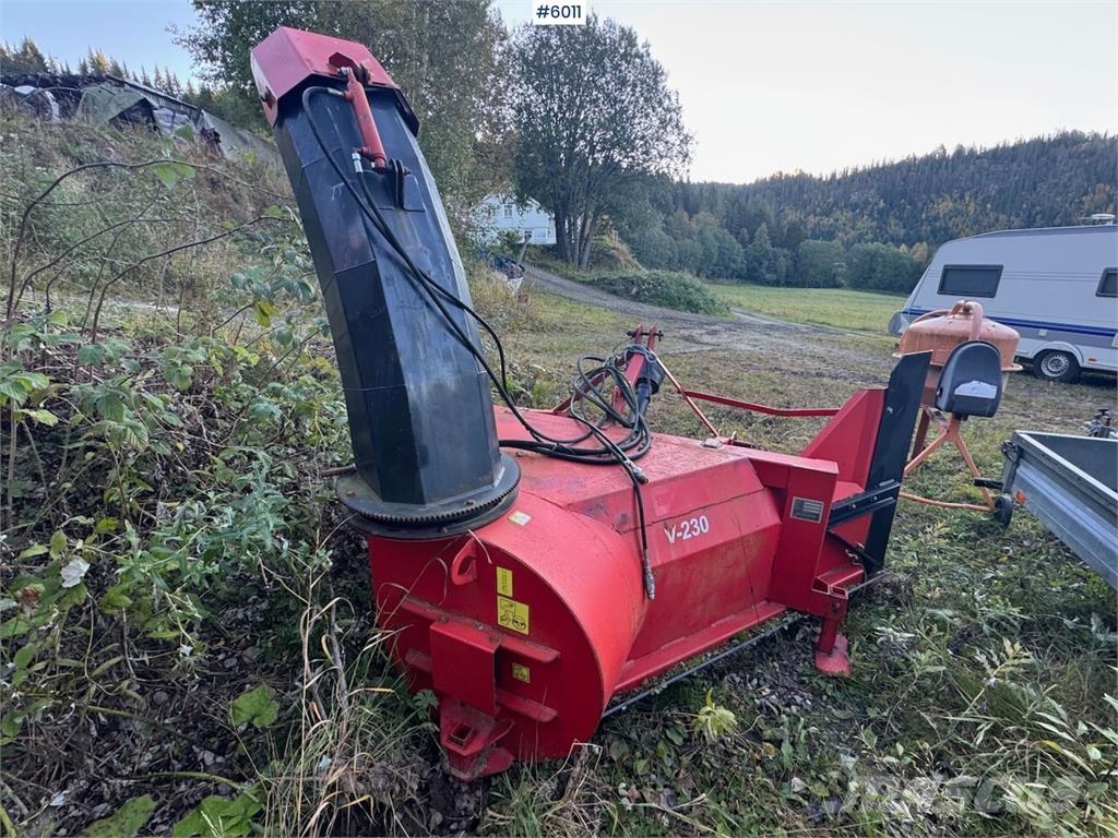 Sisu Handel V-230 Kar küreme biçaklari
