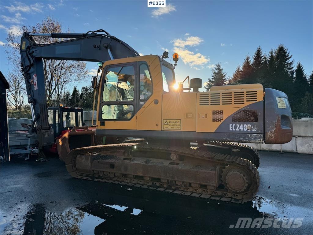Volvo EC240BNLC Paletli ekskavatörler