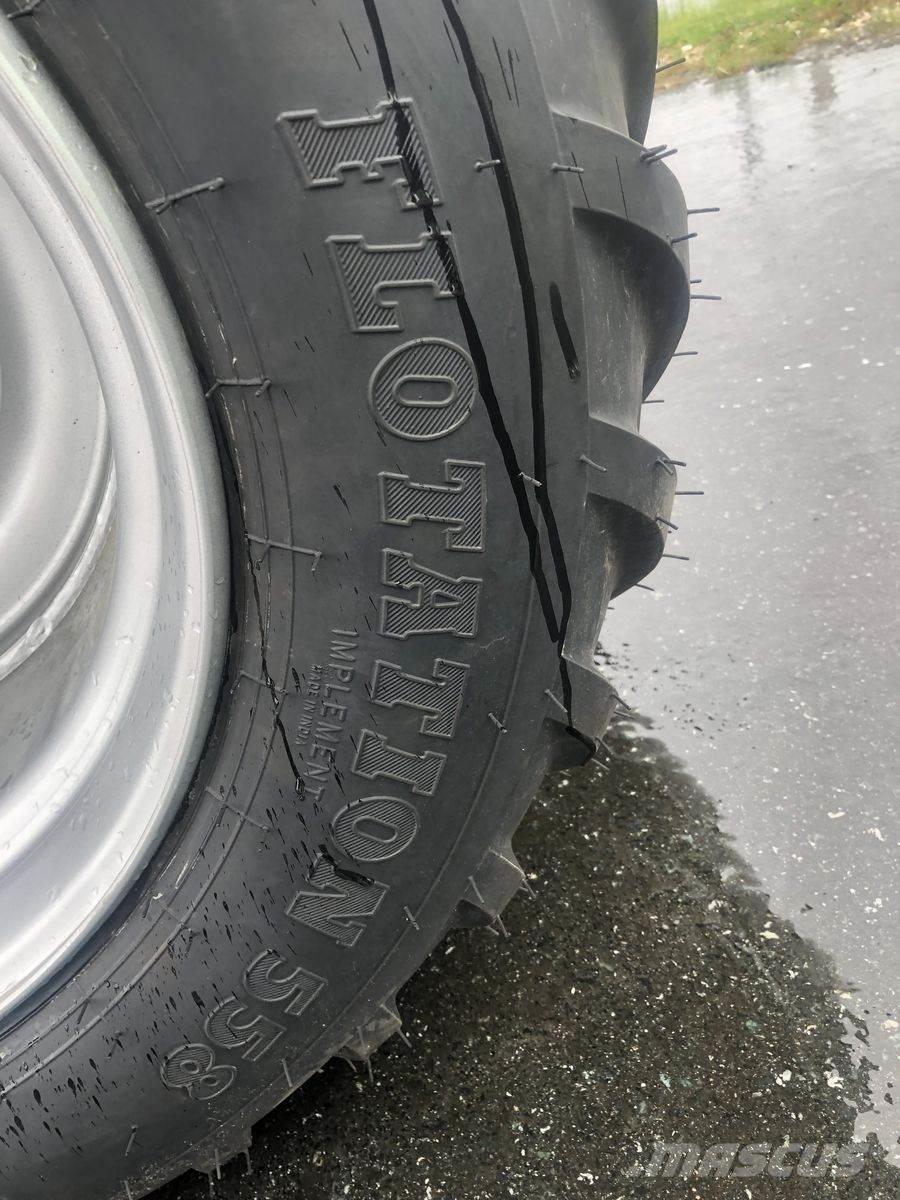 BKT Flotation 558 Tekerlekler