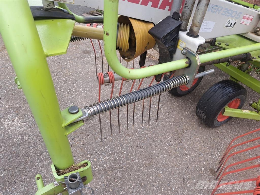 CLAAS Liner 390 Kendi yürür saman makinaları
