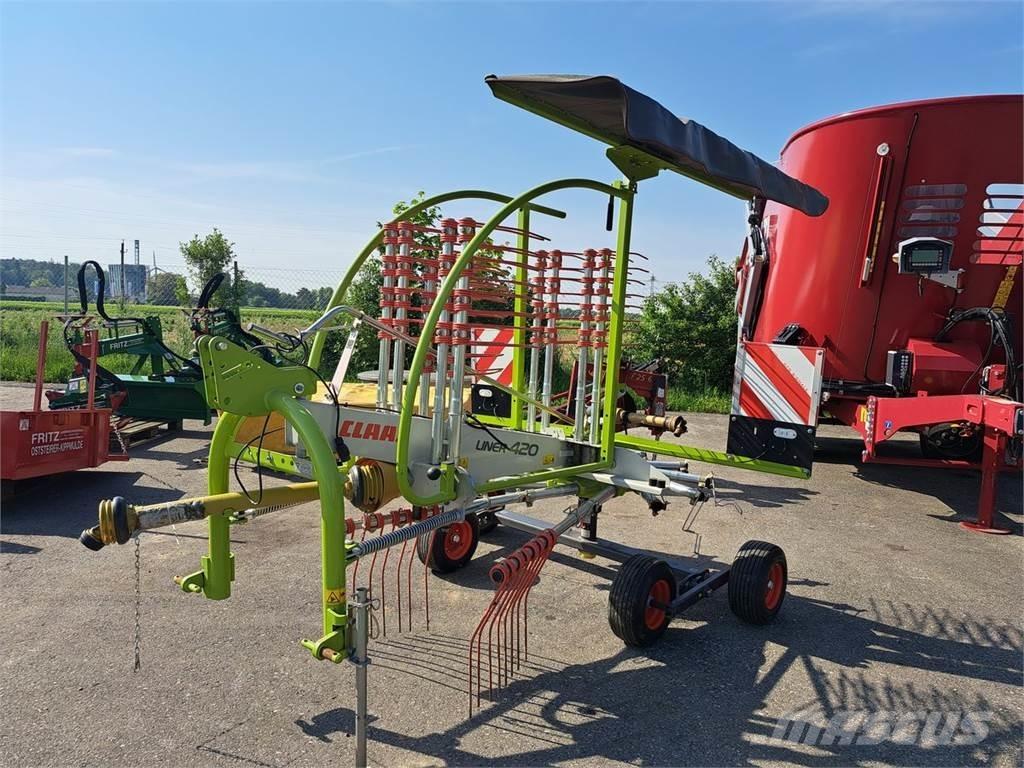 CLAAS Liner 420 Kendi yürür saman makinaları