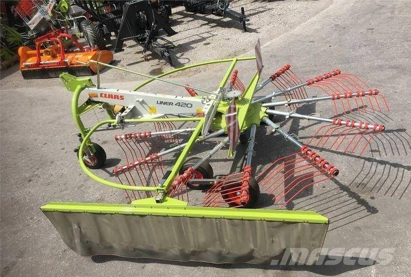 CLAAS Liner 420 Kendi yürür saman makinaları