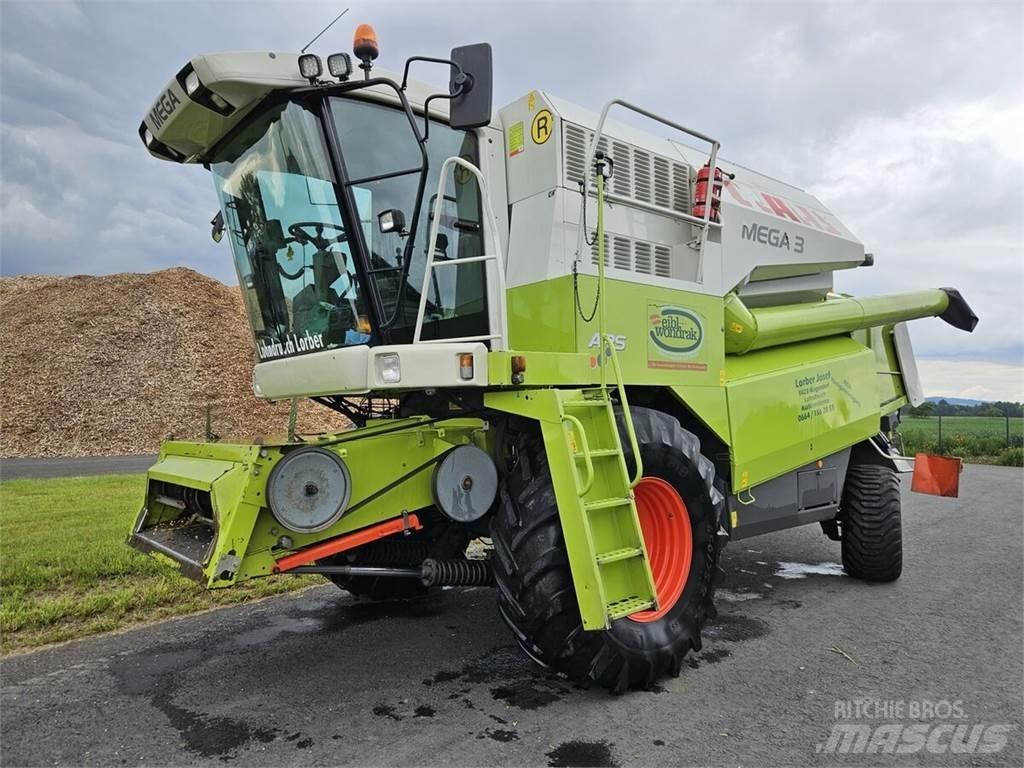 CLAAS Mega 370 Biçerdöverler