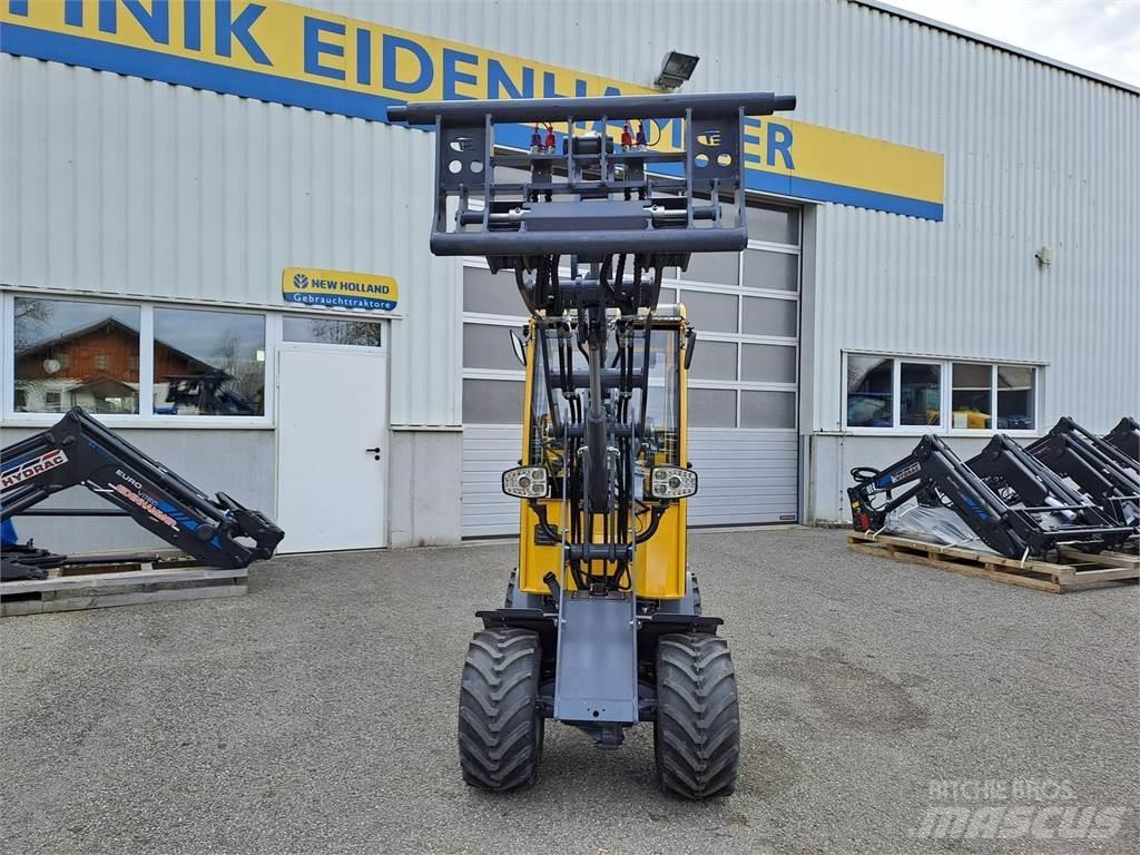 Eurotrac W 11 Ön yükleyici ve kazicilar