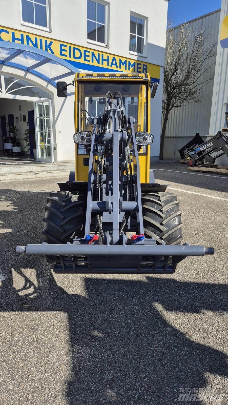 Eurotrac W12 s Ön yükleyici ve kazicilar