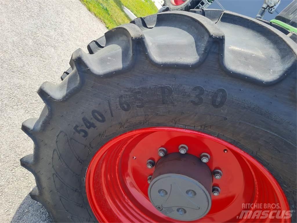 Fendt 724 Vario Traktörler