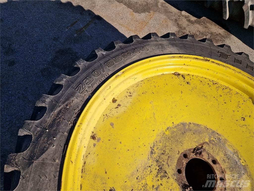 Firestone 230/95R44 Tekerlekler
