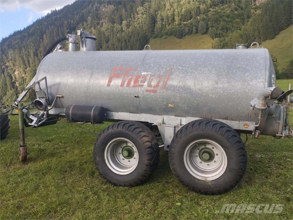 Fliegl  Sivi gübre ve ilaç tankerleri