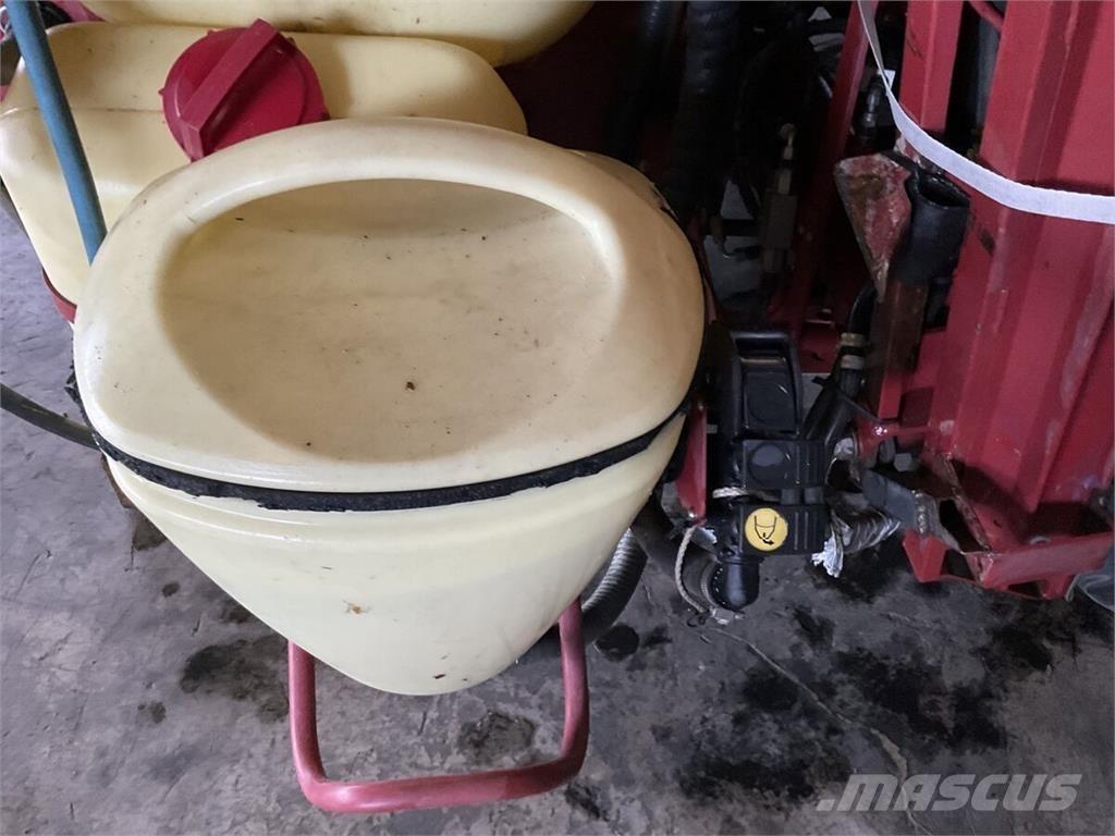 Hardi Master 1200 Çekilir pülverizatörler