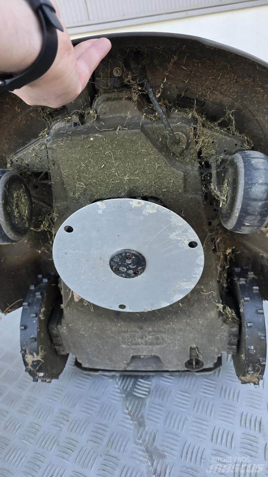 Husqvarna AM310 Diger yol bakim makinalari