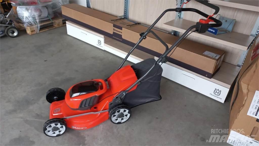 Husqvarna LC 137i Mobil çim biçme makineleri