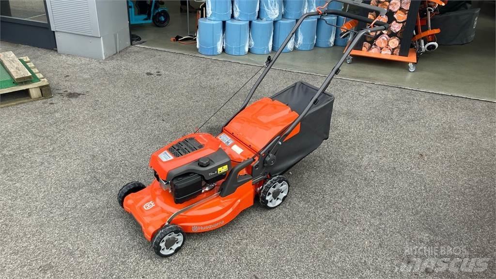 Husqvarna LC 247S Mobil çim biçme makineleri