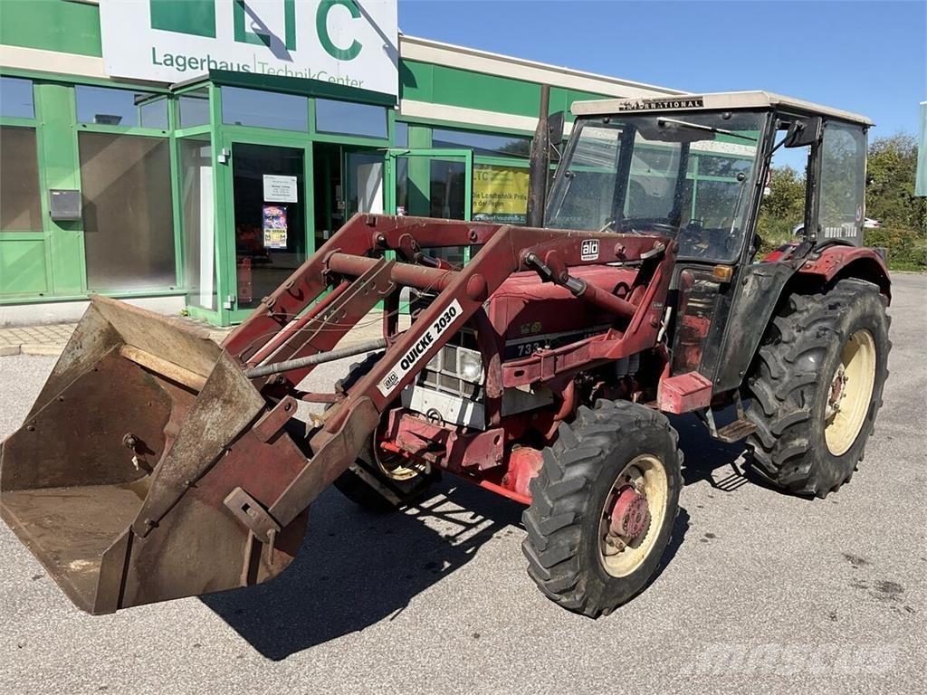 IHC 733 Traktörler
