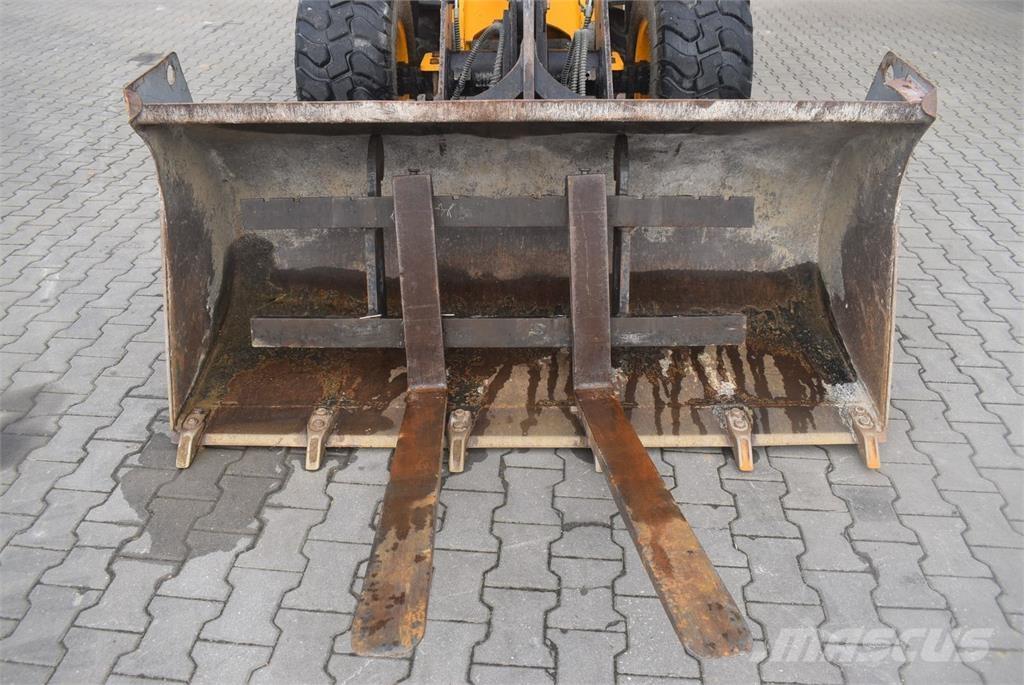 JCB 406 Tekerlekli yükleyiciler