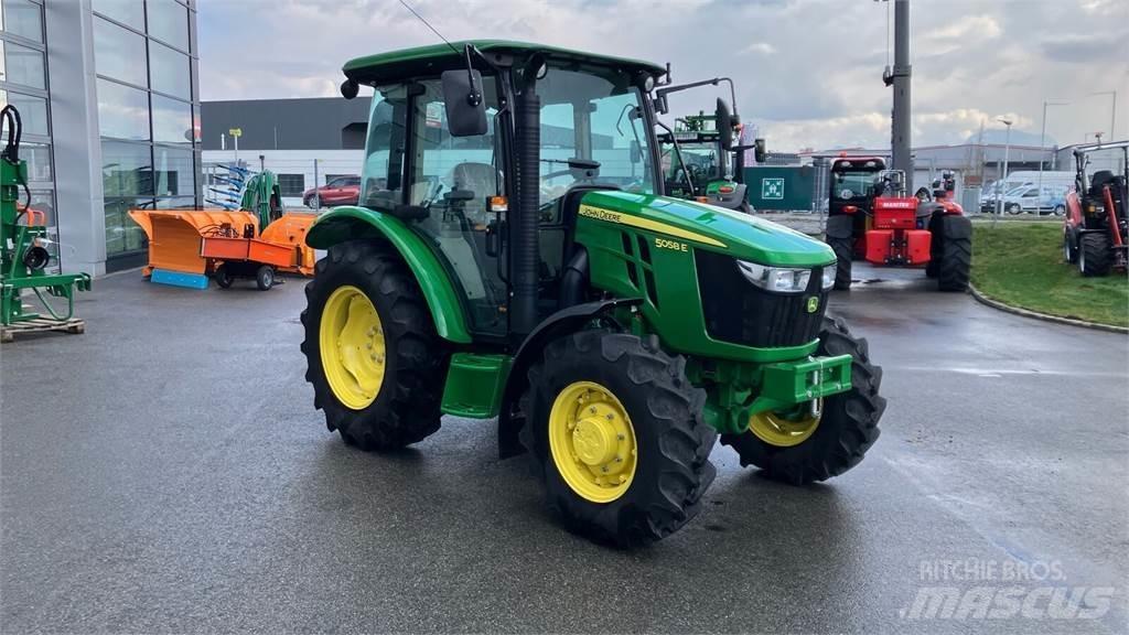 John Deere 5058E Traktörler