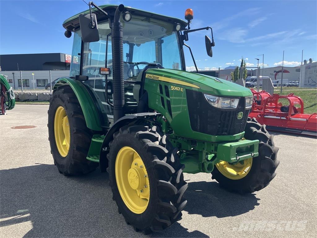 John Deere 5067E Traktörler