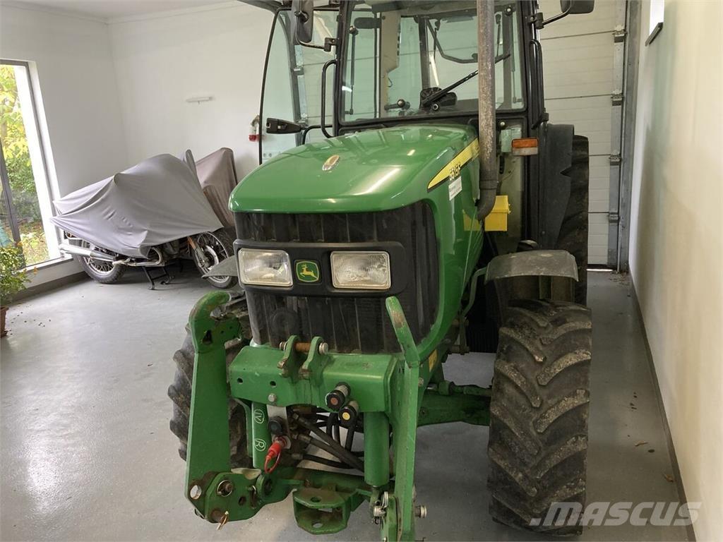 John Deere 5515F Traktörler