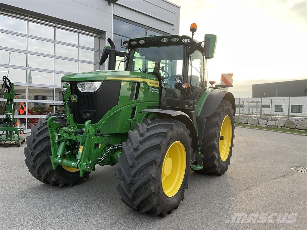 John Deere 6R 215 Traktörler