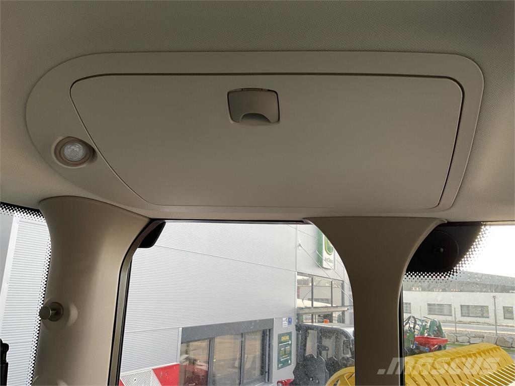 John Deere 6R 215 Traktörler