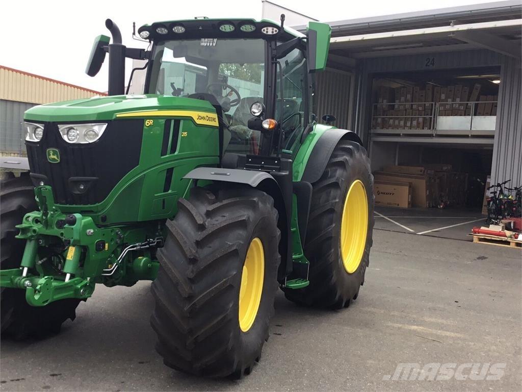John Deere 6R215 Traktörler