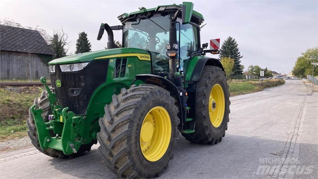 John Deere 7R330 Traktörler
