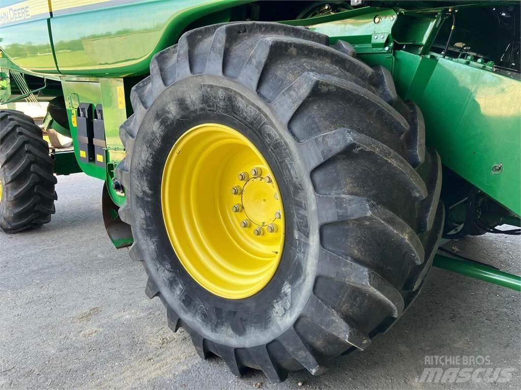 John Deere T560HM Biçerdöverler
