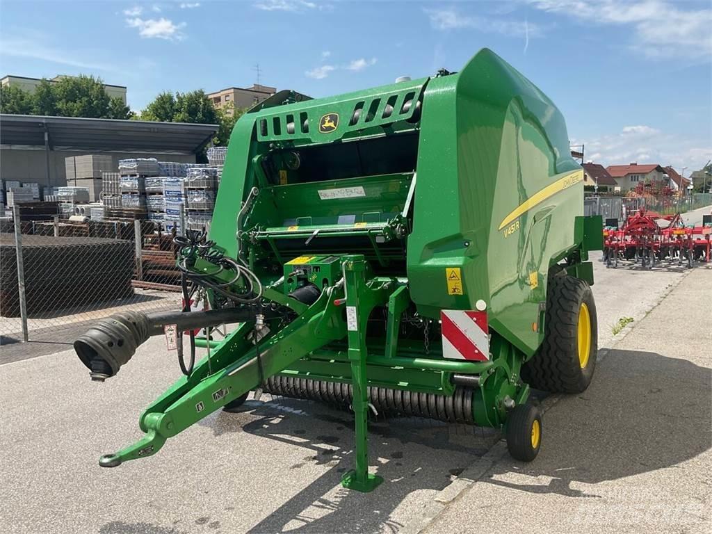 John Deere V451R Rulo balya makinalari