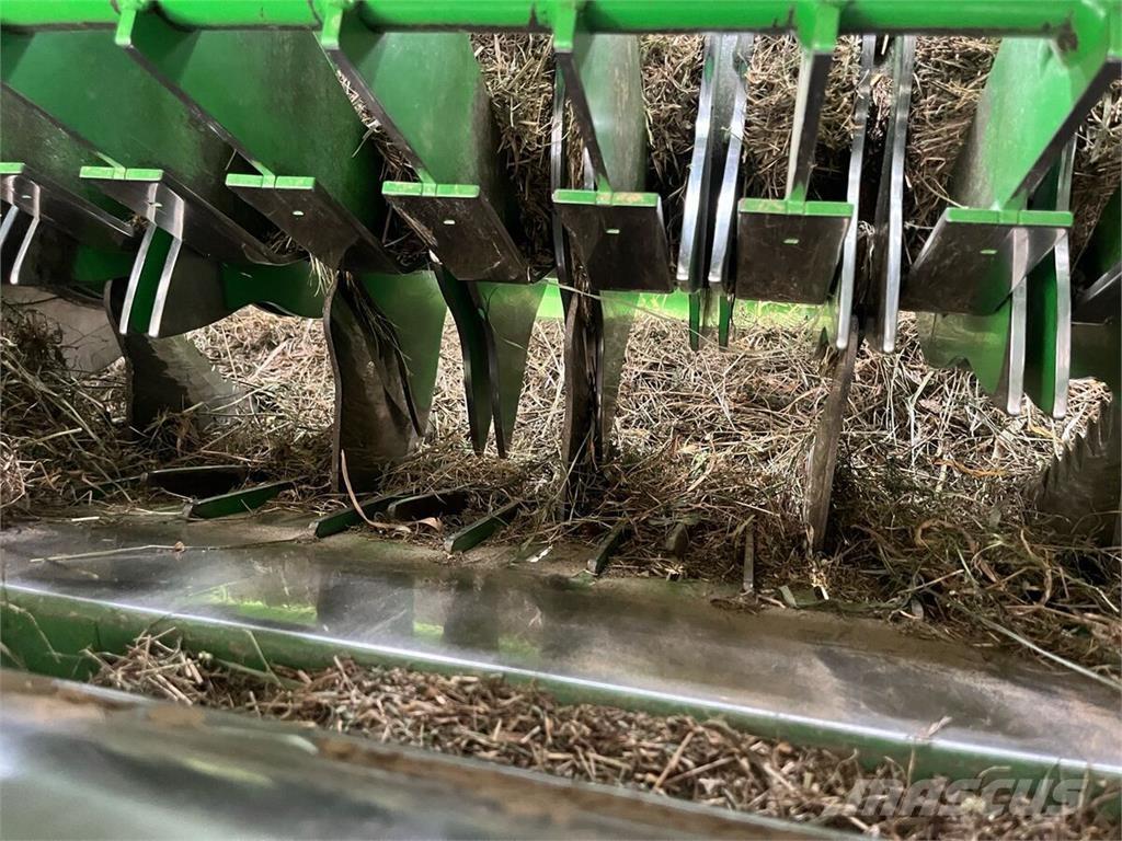 John Deere V451R Rulo balya makinalari