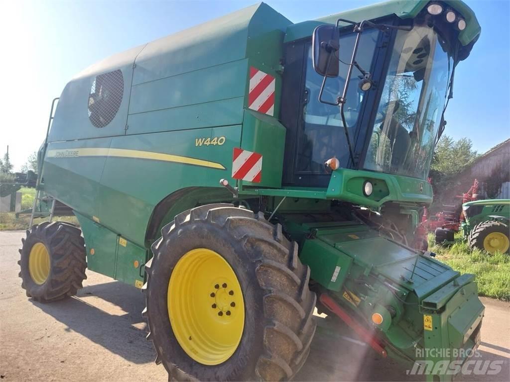 John Deere W440 Biçerdöverler
