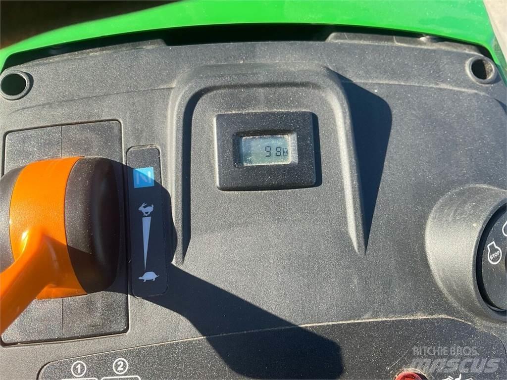 John Deere X167R Diger yol bakim makinalari