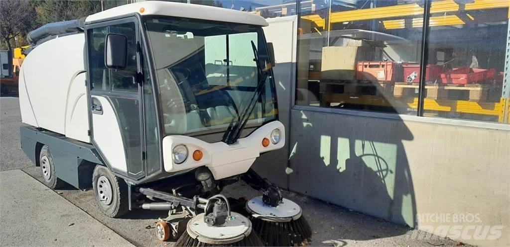 Johnston Compact 40 Diger yol bakim makinalari