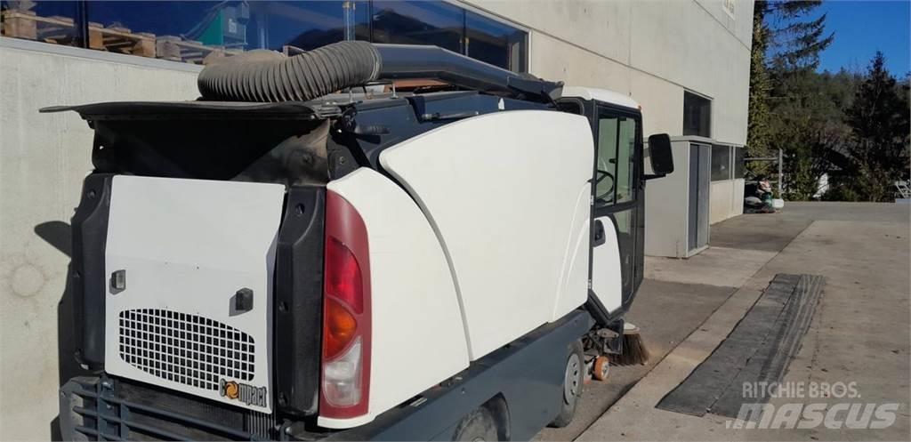 Johnston Compact 40 Diger yol bakim makinalari