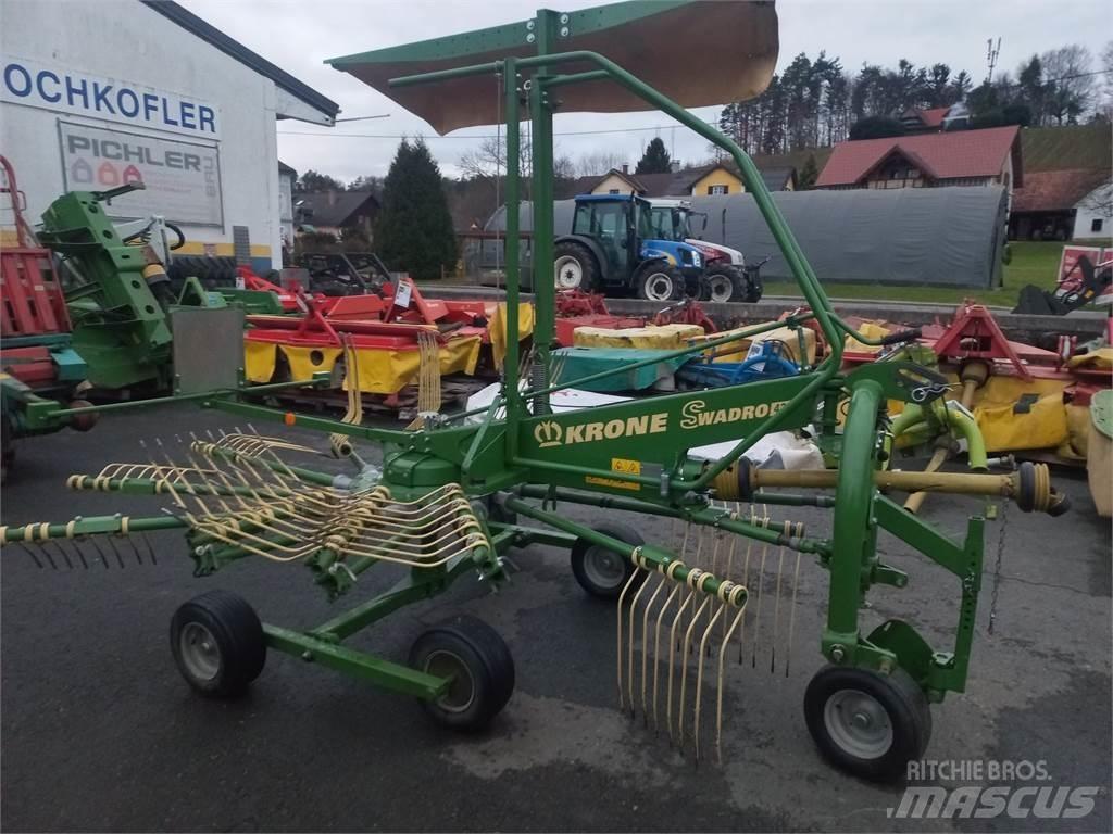 Krone Swadro 420 Kendi yürür saman makinaları