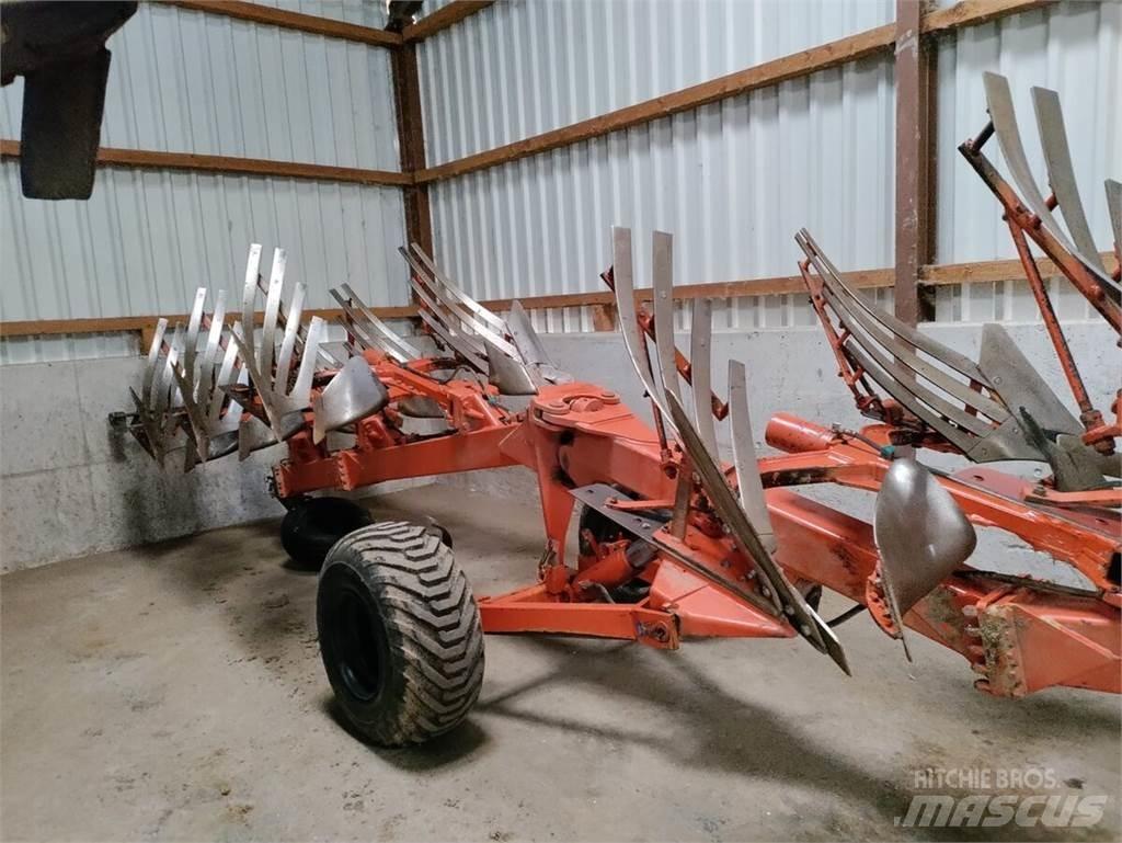 Kuhn Manager 8 NSH Pulluklar