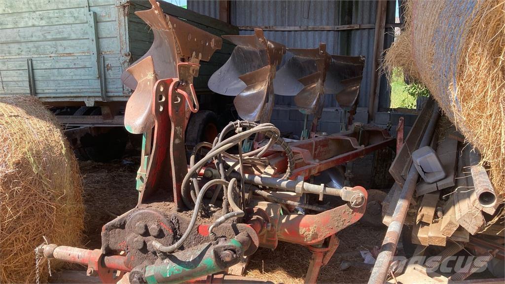 Kverneland LB 100 Pulluklar