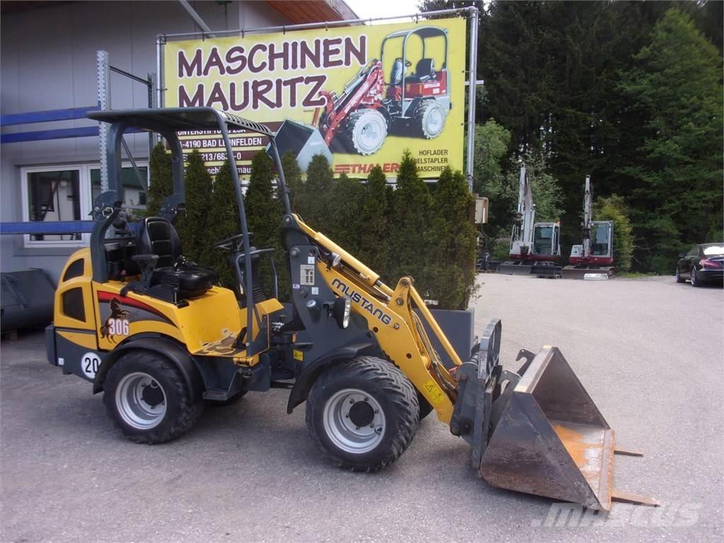 Mustang AL 306 Ön yükleyici ve kazicilar