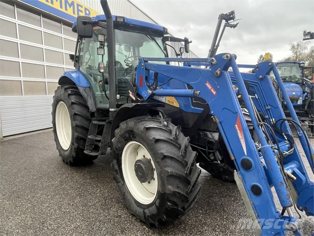 New Holland TS135A Traktörler