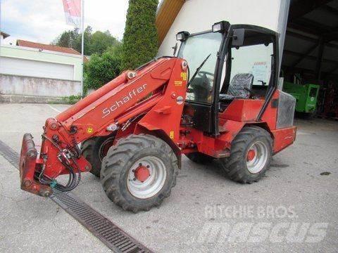 Schäffer 450T Ön yükleyici ve kazicilar