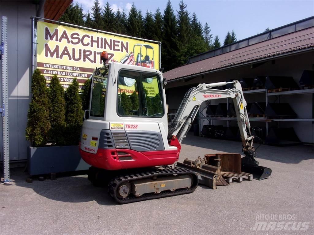 Takeuchi TB228 Mini ekskavatörler, 7 tona dek