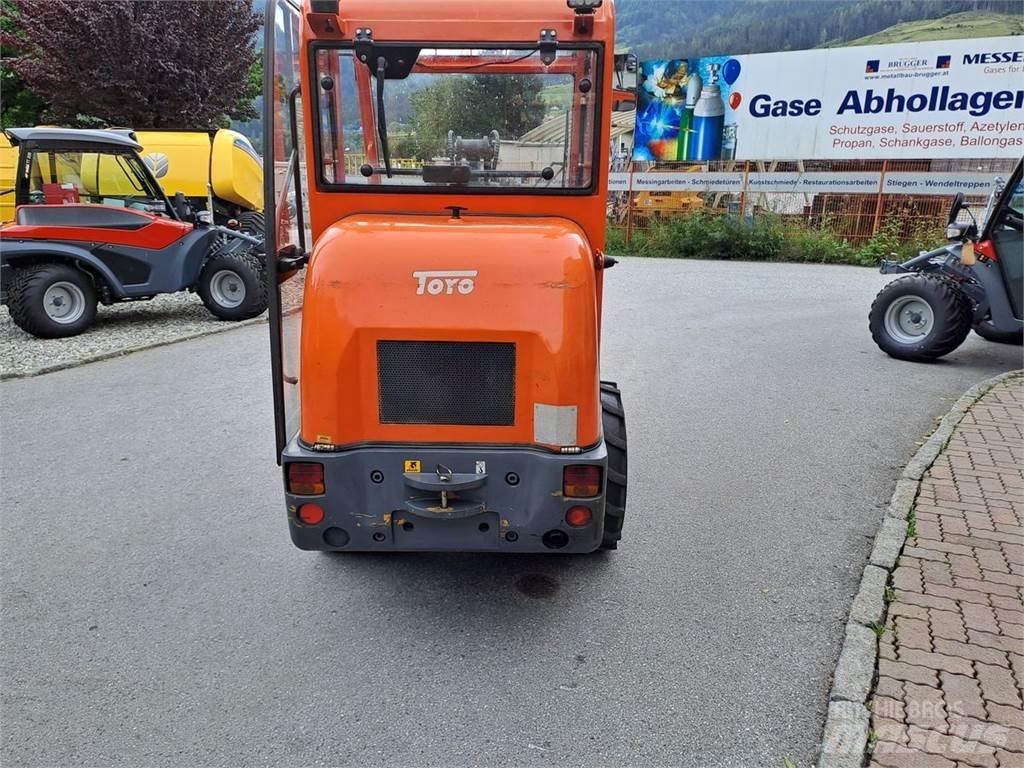 Toyo 840 Ön yükleyici ve kazicilar