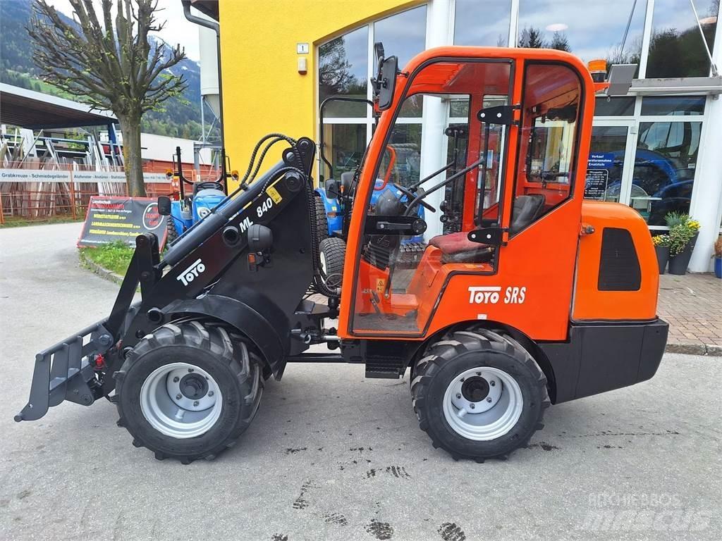 Toyo 840 Ön yükleyici ve kazicilar
