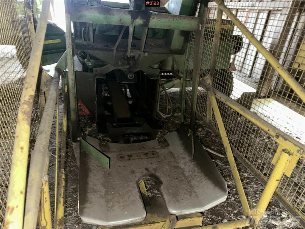 John Deere 342 Diger