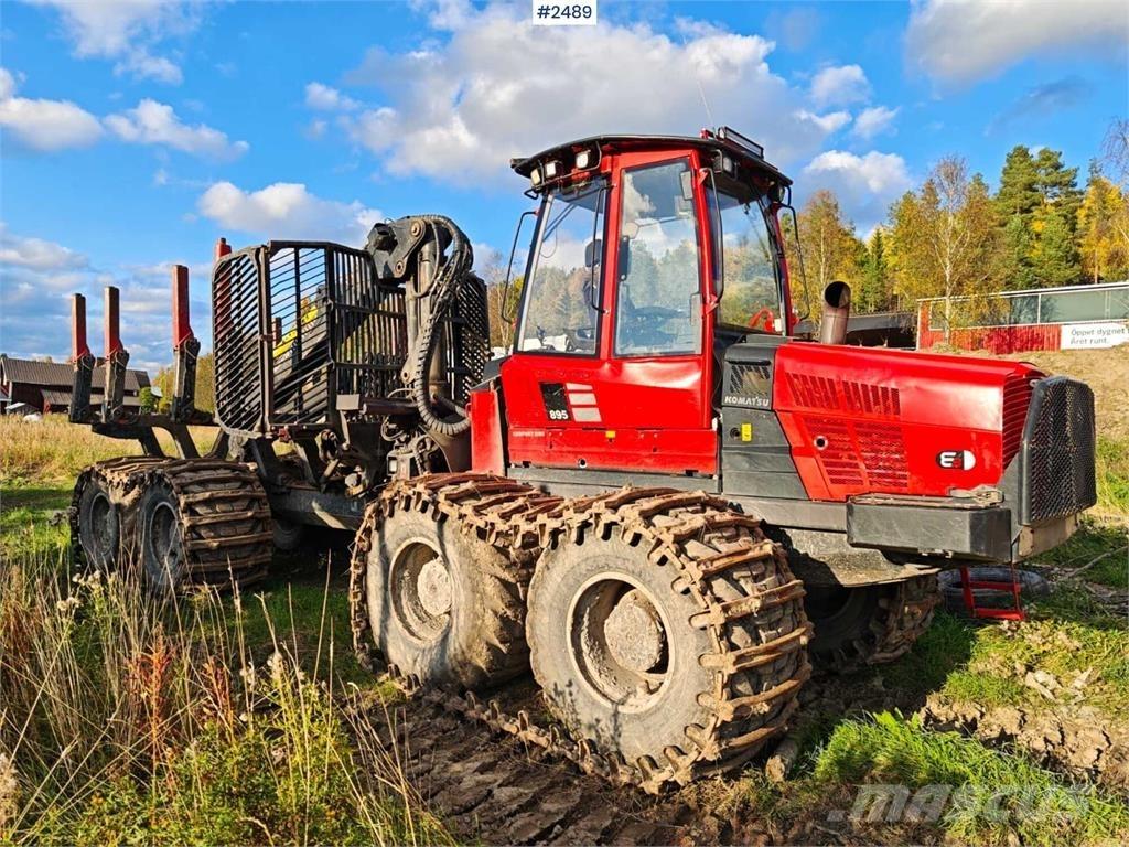 Komatsu 895 Tomruk yükleyici traktörler