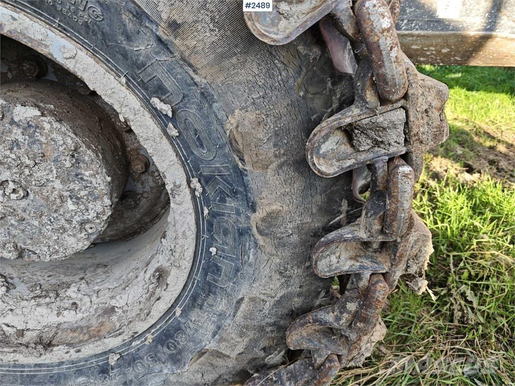 Komatsu 895 Tomruk yükleyici traktörler