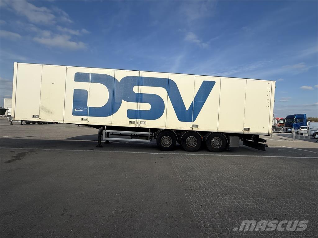 Ekeri 33 pl. Kapali kasa yari römorklar