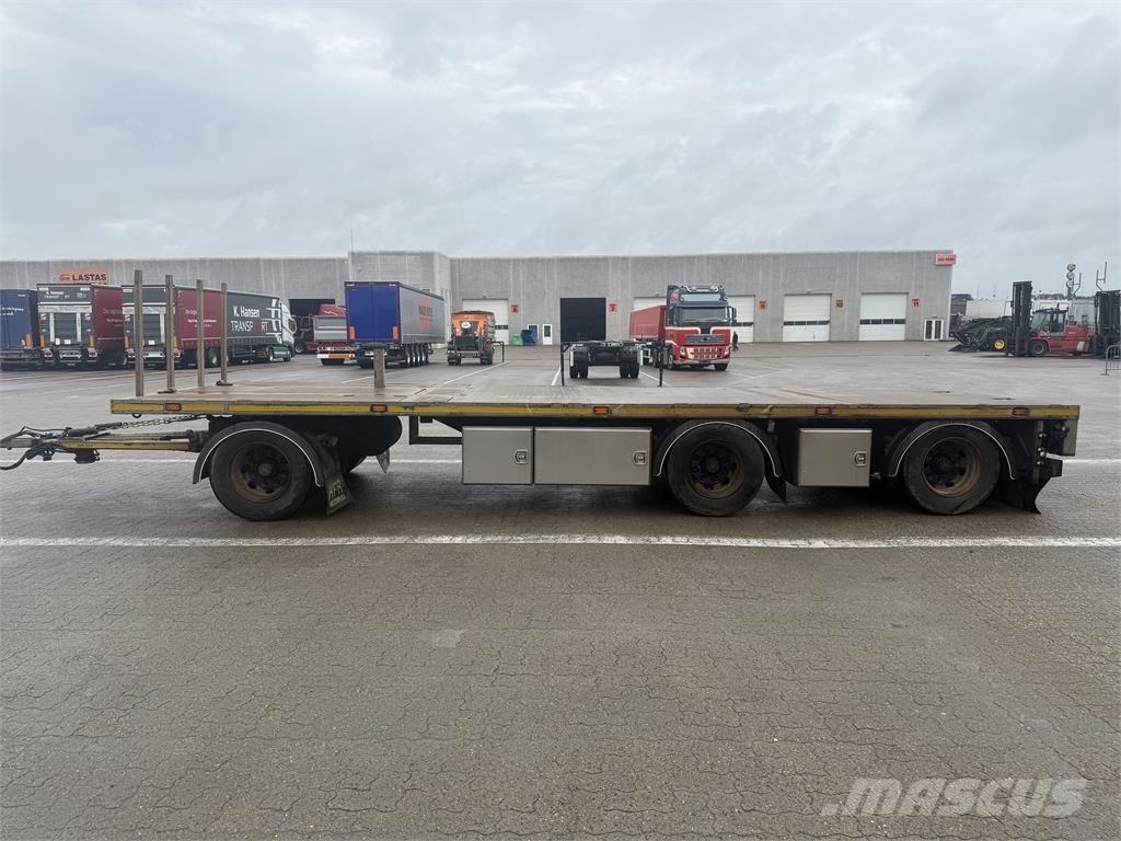 HFR 3 aks. Flatbed römorklar