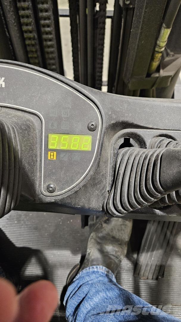 Clark TMX25 Diger