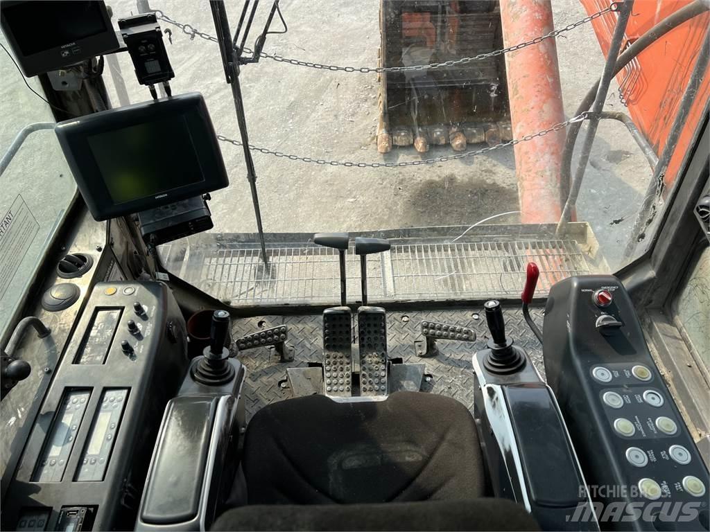 Hitachi EX2600-6 Lastik tekerli ekskavatörler